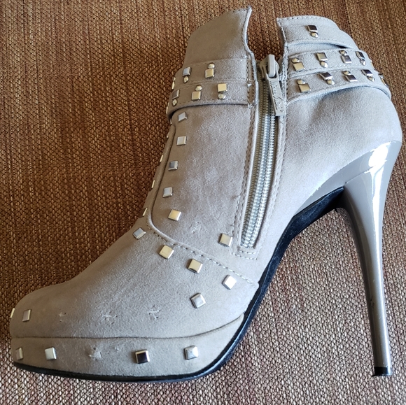 Beige suede stiletto studded booties, Michael Antonio, sz 6 - Picture 4 of 8